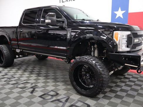 Used 2017 Ford F350 Platinum w/ Platinum Ultimate Package AWD/4WD image 19