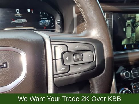 Used 2022 GMC Yukon XL Denali w/ Denali Premium Package image 21