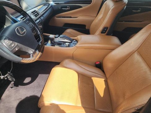 Used 2016 Lexus LS 460 AWD w/ Comfort Package image 11