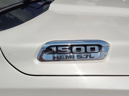 Used 2019 RAM 1500 Laramie AWD/4WD image 5