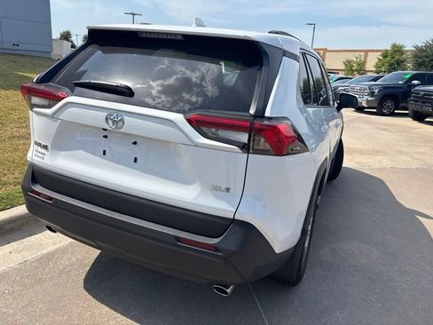 Used 2024 Toyota RAV4 XLE w/ Convenience Package FWD image 3