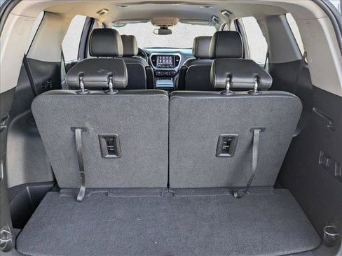 Used 2023 GMC Acadia SLT image 6