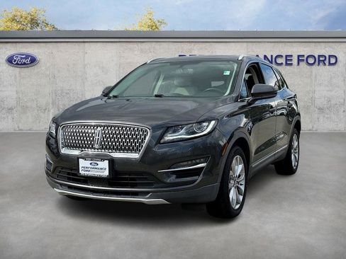 Used 2019 Lincoln MKC Select w/ Select Plus Package FWD image 2