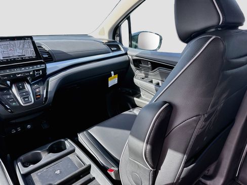 New 2026 Honda Odyssey Touring image 19