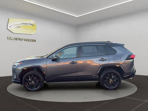 Used 2022 Toyota RAV4 XSE image 4