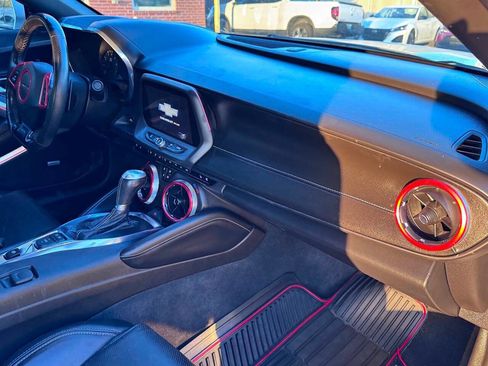Used 2017 Chevrolet Camaro SS image 11
