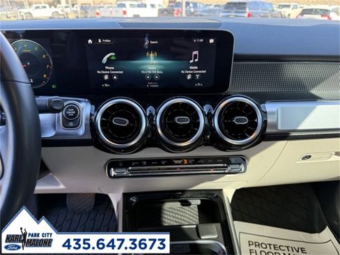 Used 2021 Mercedes-Benz GLB 250 4MATIC image 19
