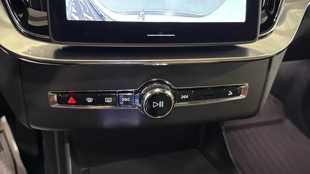 Certified 2026 Volvo XC90 B6 Plus AWD/4WD image 17