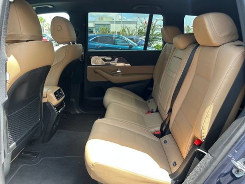 Used 2025 Mercedes-Benz GLS 450 4MATIC image 13