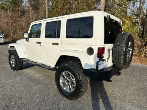 Used 2013 Jeep Wrangler Unlimited Rubicon w/ Max Tow Pkg image 3