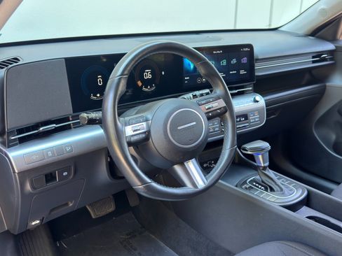 Used 2024 Hyundai Kona SEL FWD image 12