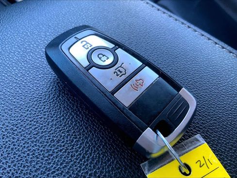 Used 2022 Ford Expedition XLT image 14