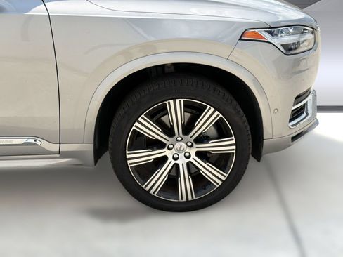 Used 2024 Volvo XC90 T8 Plus w/ Protection Package Premier AWD/4WD image 12