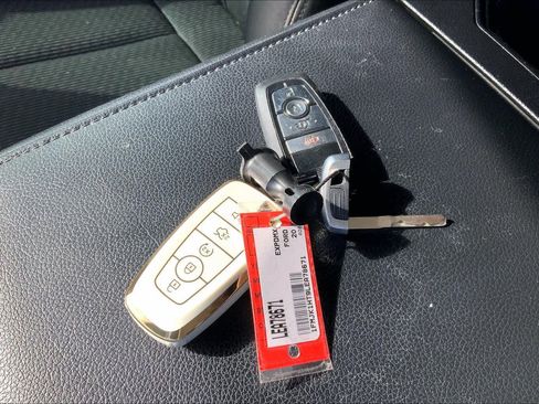 Used 2020 Ford Expedition Max XLT image 14