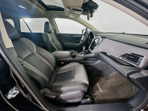 Used 2025 Subaru Outback Onyx Edition AWD/4WD image 31
