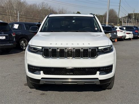 Used 2023 Jeep Wagoneer Series III w/ Premium Group I image 2