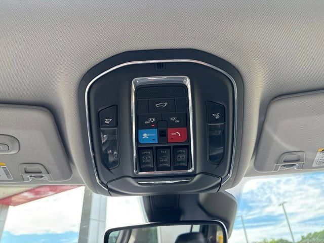 Used 2023 Jeep Grand Cherokee L Limited AWD/4WD image 22
