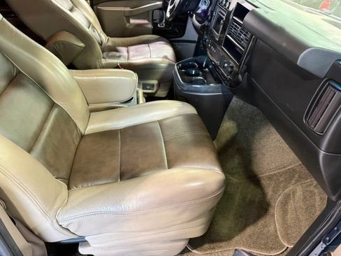 Used 2017 Chevrolet Express 2500 image 21