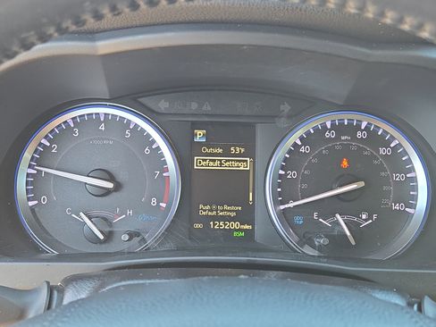 Used 2019 Toyota Highlander XLE image 29