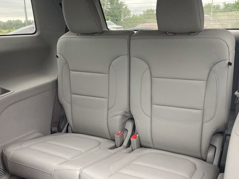 Used 2019 GMC Acadia SLT w/ LPO, Floor Liner Package FWD image 27