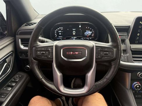 Used 2022 GMC Yukon XL SLT w/ SLT Premium Package AWD/4WD image 17
