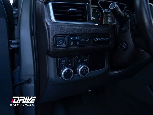 Used 2021 GMC Yukon XL Denali w/ Denali Premium Package AWD/4WD image 33
