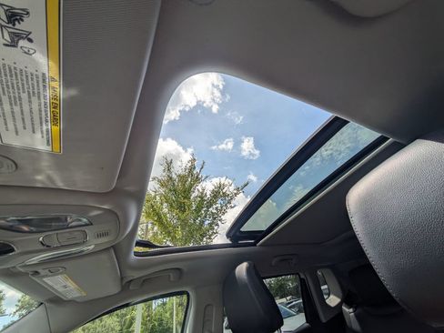 Used 2022 Jeep Compass Latitude w/ Sun and Sound Group AWD/4WD image 28