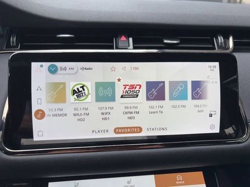 Used 2022 Land Rover Range Rover Evoque R-Dynamic SE image 14