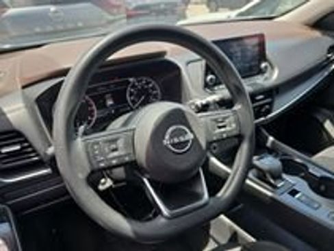 Used 2023 Nissan Rogue S FWD image 16