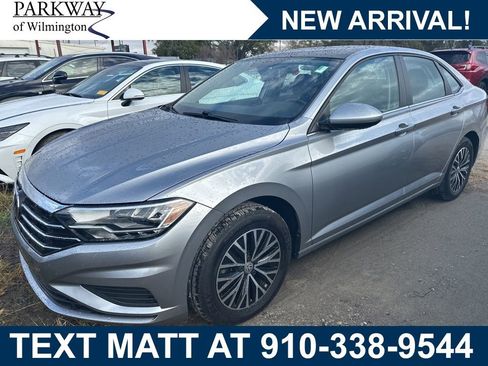 Used 2020 Volkswagen Jetta SE image 1