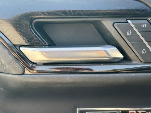 Used 2022 GMC Sierra 1500 AT4X image 25