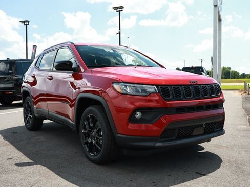 New 2026 Jeep Compass Latitude AWD/4WD image 3