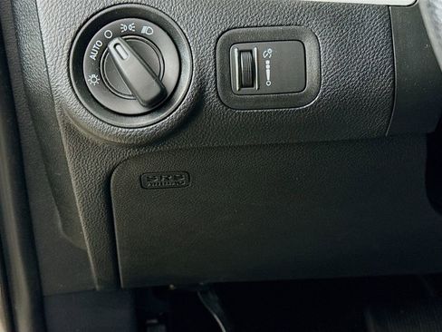 Used 2018 Dodge Journey SE w/ Mopar All Weather Group FWD image 12