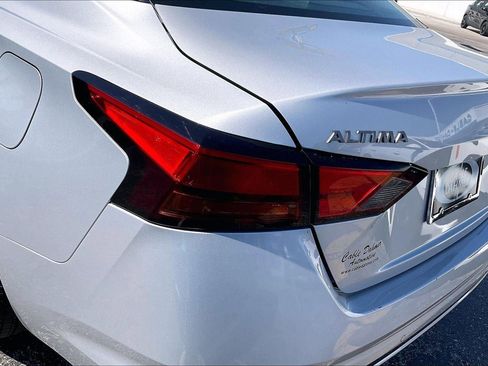 Used 2024 Nissan Altima 2.5 SV AWD/4WD image 28