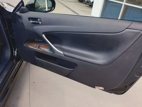 Used 2013 Lexus IS 250C w/ Luxury Pkg RWD image 25