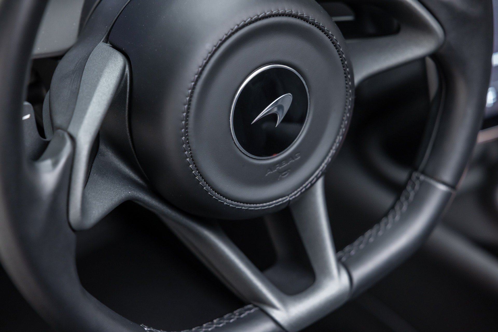 Used 2025 McLaren Artura Spider RWD image 56