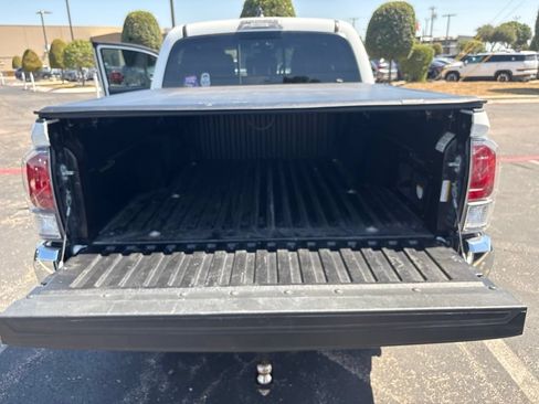 Used 2022 Toyota Tacoma TRD Off-Road AWD/4WD image 13