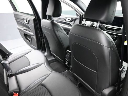 New 2026 Jeep Compass Latitude AWD/4WD image 21