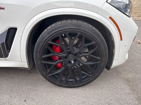 Used 2020 BMW X5 M50i image 3