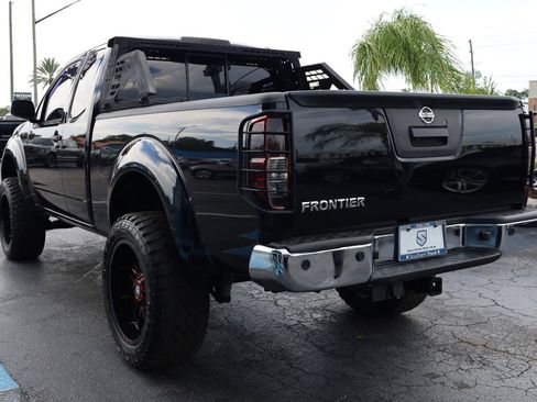 Used 2013 Nissan Frontier SV w/ SV Value Truck Pkg AWD/4WD image 3