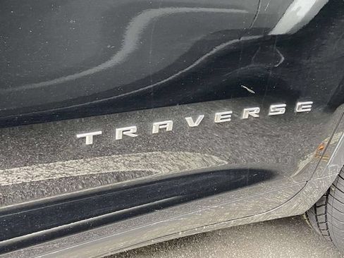 Used 2026 Chevrolet Traverse LT FWD image 2