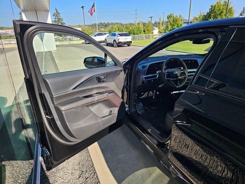 New 2026 Cadillac Lyriq Sport AWD/4WD image 18