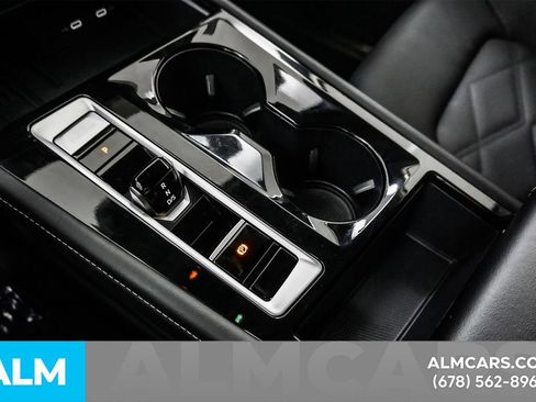 Used 2025 Volkswagen Atlas SE image 43