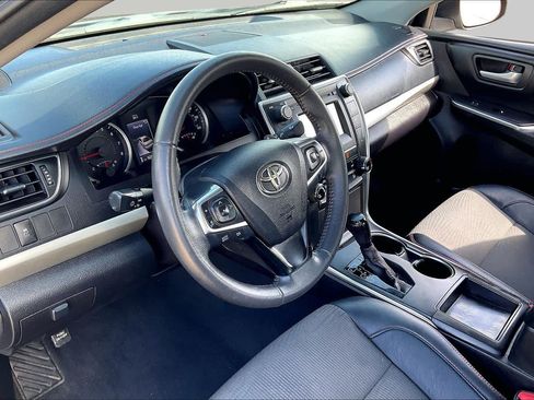 Used 2017 Toyota Camry LE FWD image 13