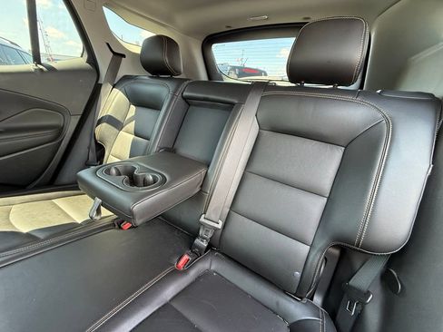 Used 2021 GMC Terrain SLT w/ Infotainment Package II AWD/4WD image 18