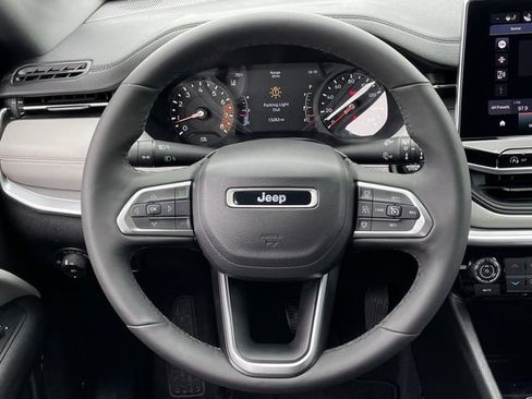 Used 2025 Jeep Compass Limited AWD/4WD image 13