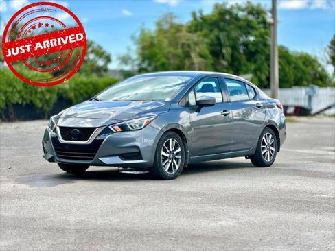 Used 2021 Nissan Versa SV image 1