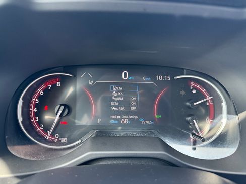 Used 2025 Toyota RAV4 XLE AWD/4WD image 11