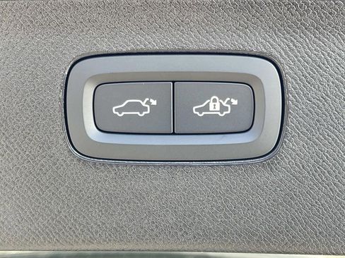 New 2026 Volvo XC90 B6 Plus image 13