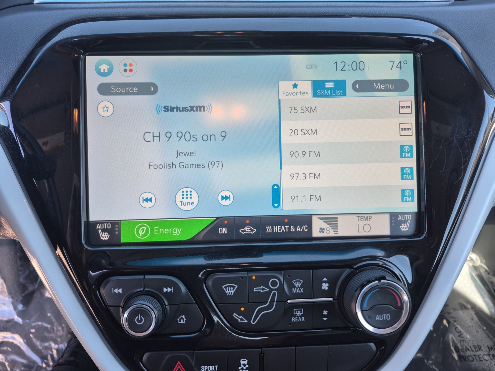 Used 2017 Chevrolet Bolt LT FWD image 28